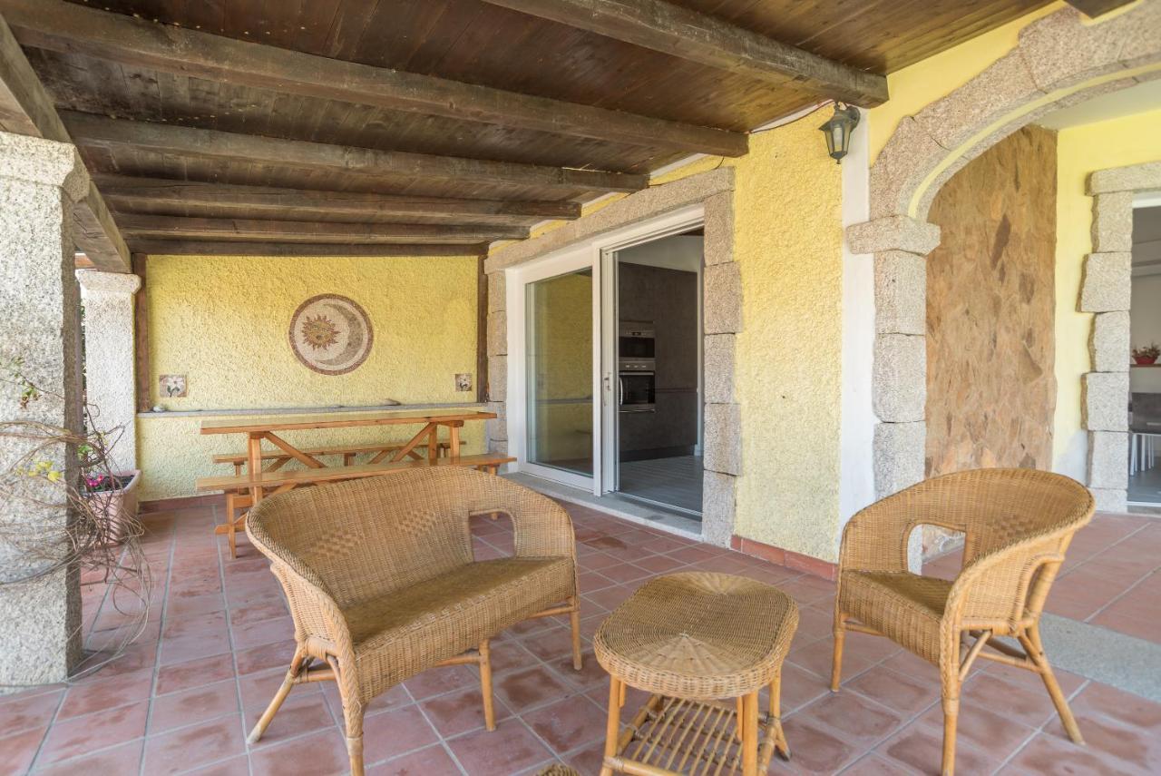 Villa Marisa Budoni Luaran gambar