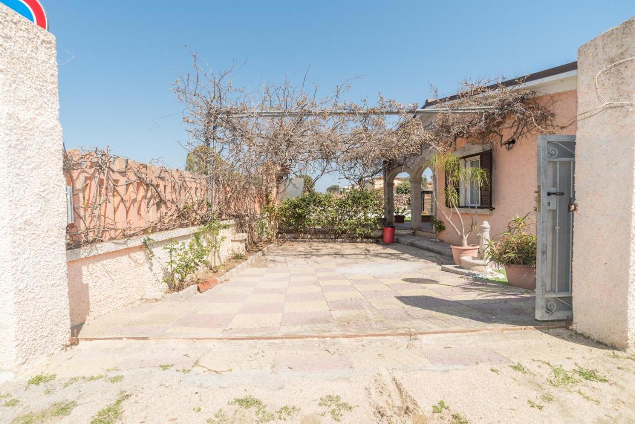 Villa Marisa Budoni Luaran gambar